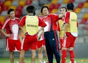 开云体育直播-足球队员们在比赛中展现出顽强不屈的精神的简单介绍