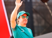 开云体育官网-包含索伯车队横扫红牛二队，阿隆索刷新纪录的词条