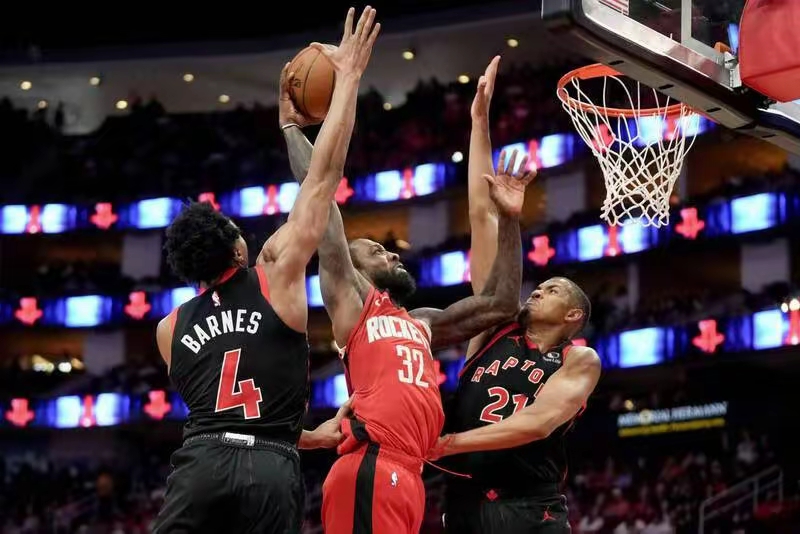 关于中国男篮鏖战火箭，巴图姆爆发神勇的信息