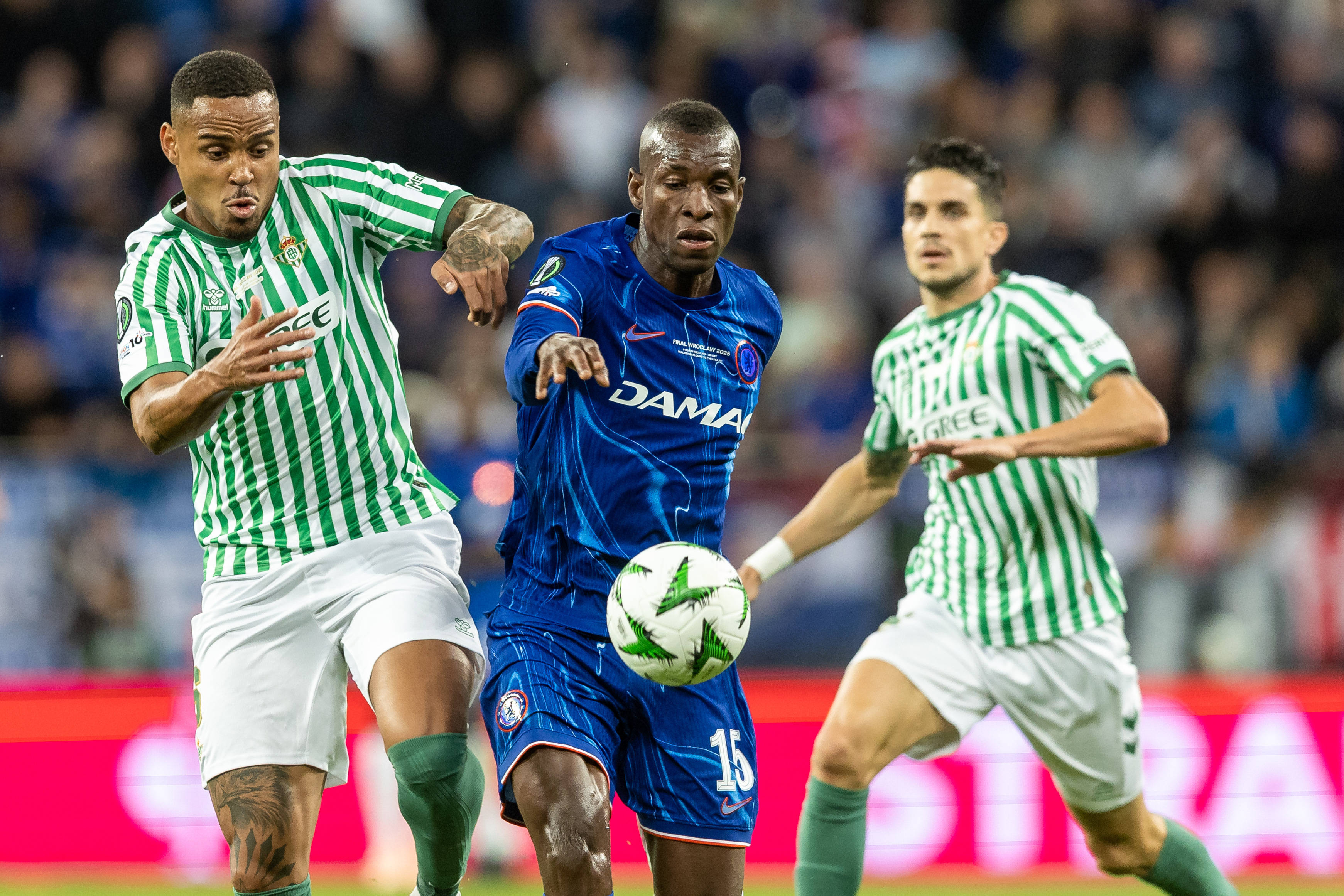 关于切尔西中场调整有效果,球队整体表现提升的信息 关于切尔西中场调整有效果,球队整体表现提升的信息