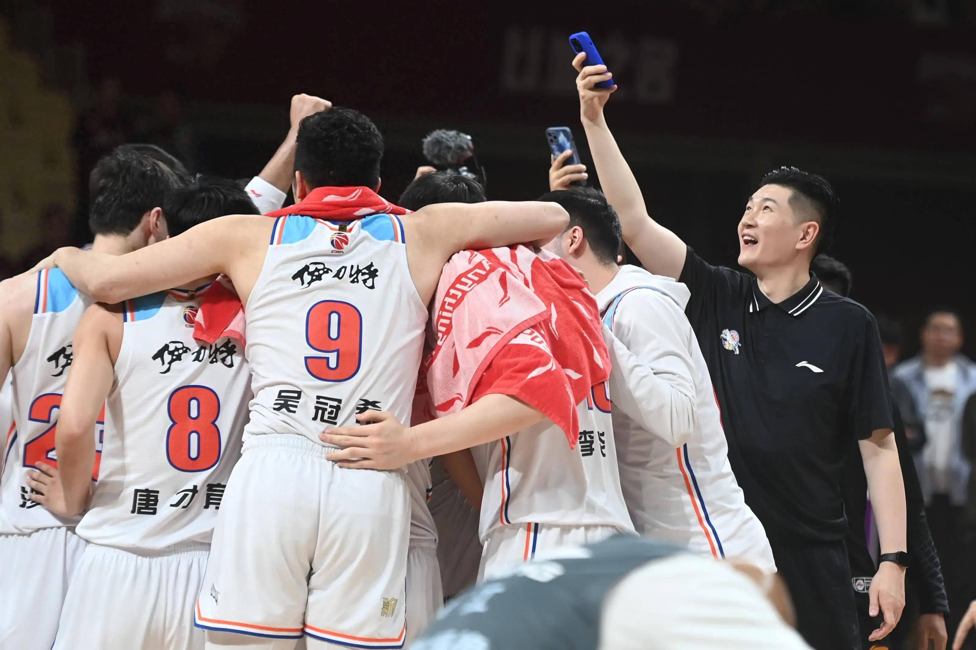 包含劲敌相抗,球队氛围笼罩在比赛强度中的词条 包含劲敌相抗,球队氛围笼罩在比赛强度中的词条