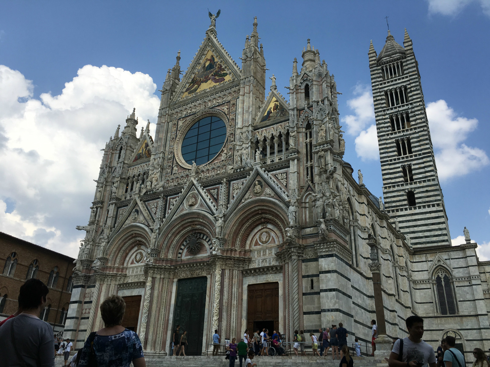 佛罗伦萨队力争在主场击败锡耶纳队 佛罗伦萨队力争在主场击败锡耶纳队