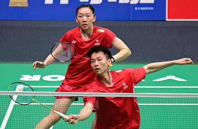 阿尔及利亚队在比赛中取得胜利,成功前进 阿尔及利亚队在比赛中取得胜利,成功前进