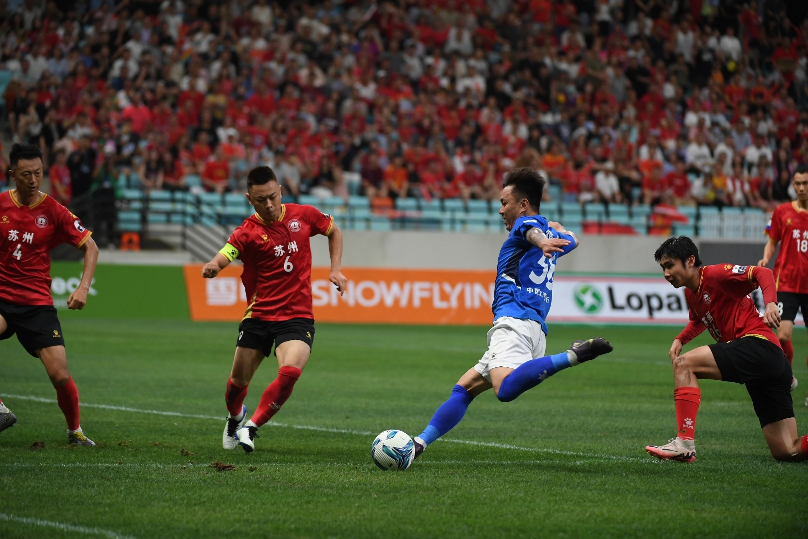 职业足球赛事日益激烈,球队竞争激烈的简单介绍 职业足球赛事日益激烈,球队竞争激烈的简单介绍