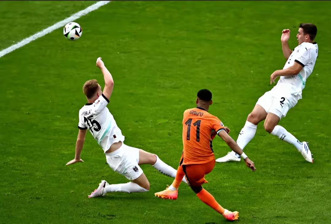 关于荷兰队战绩亮眼轻松晋级下一轮的信息 关于荷兰队战绩亮眼轻松晋级下一轮的信息