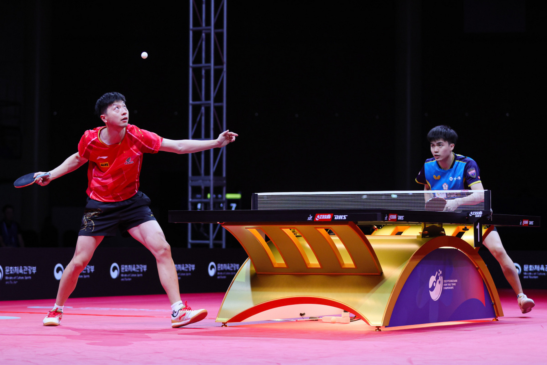 英格兰队绝杀德国队,马龙统治全场 英格兰队绝杀德国队,马龙统治全场